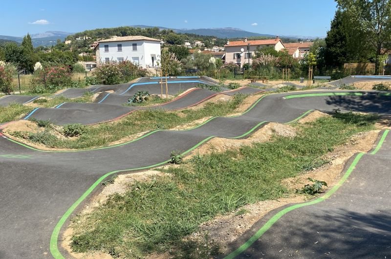 Photo du pumptrack de Pegomas
