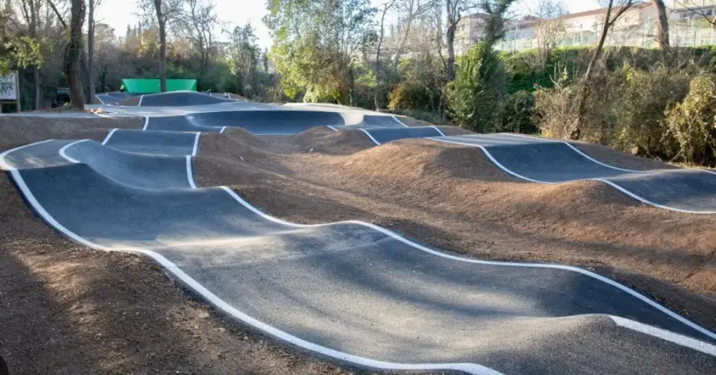 Vue du pumptrack de saint zacharie